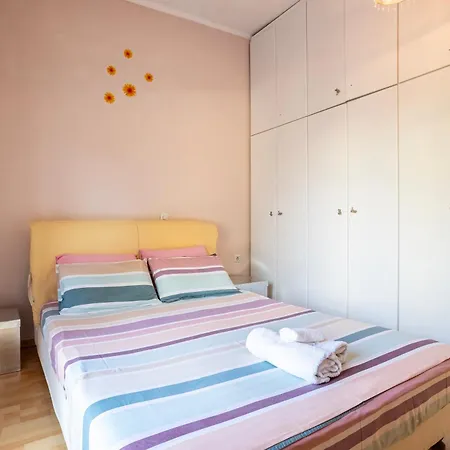 Kalamata's Sunny Retreat Near The Historic Center Lägenhet Kalamata