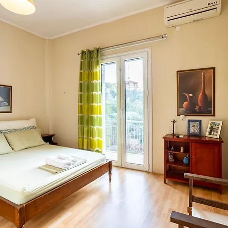 Apartament Kalamata's Sunny Retreat Near The Historic Center Kalamata