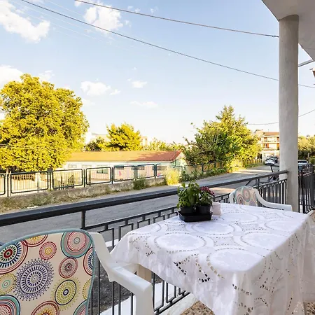 Kalamata's Sunny Retreat Near The Historic Center Kalamata
