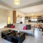 Apartment Kalamata's Sunny Retreat Near The Historic Center Kalamata