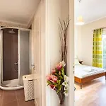Kalamata's Sunny Retreat Near The Historic Center شقة *