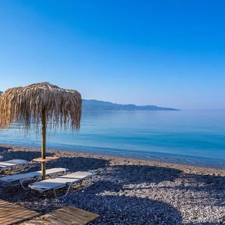 Kalamata's Sunny Retreat Near The Historic Center * Kalamáta