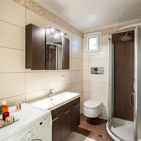 公寓 Kalamata's Sunny Retreat Near The Historic Center *